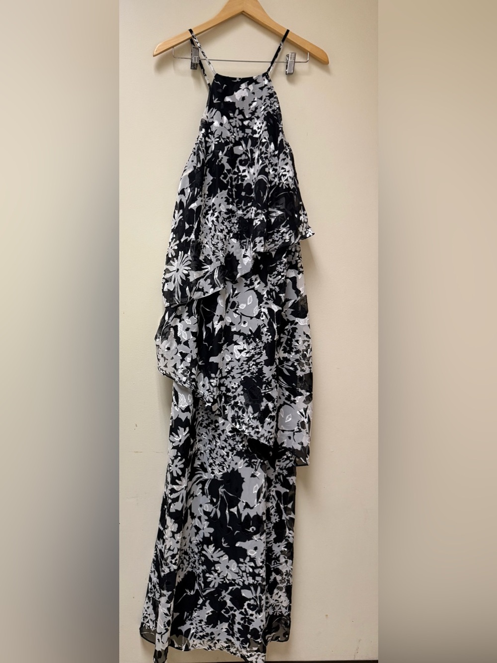 NWT 🐞David’s Bridal Halter neck maxi dress with a ruffled🐞